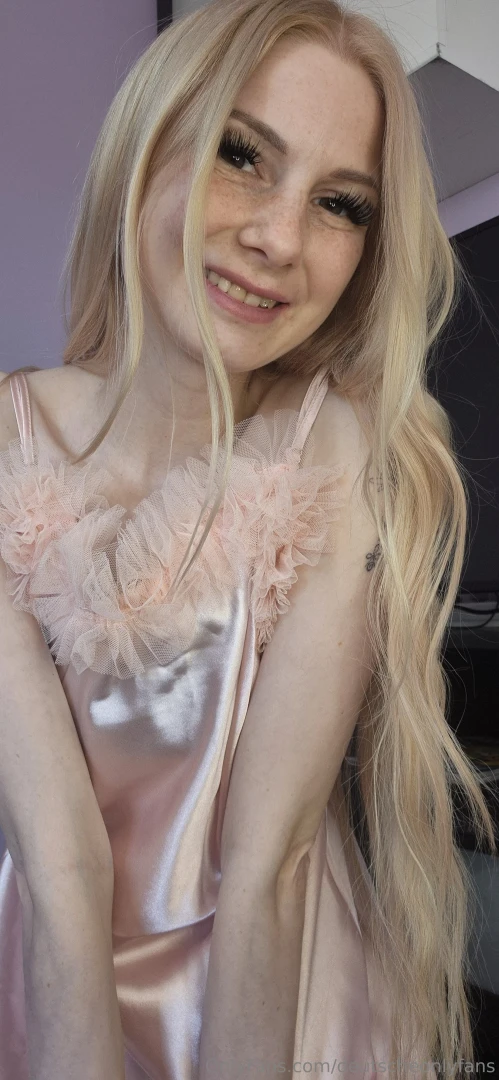 Jolina_wild achtung hier spricht jolina 24 jahre blond klein part 1 