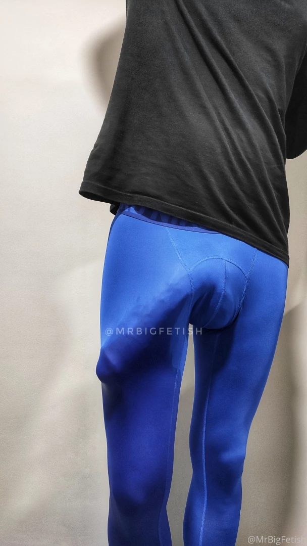 Peeing spandex lycra a warm river down my leg i like that feeling i m 