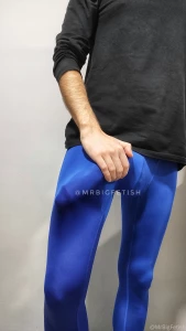 Peeing spandex lycra a warm river down my leg i like that feeling i m part 1