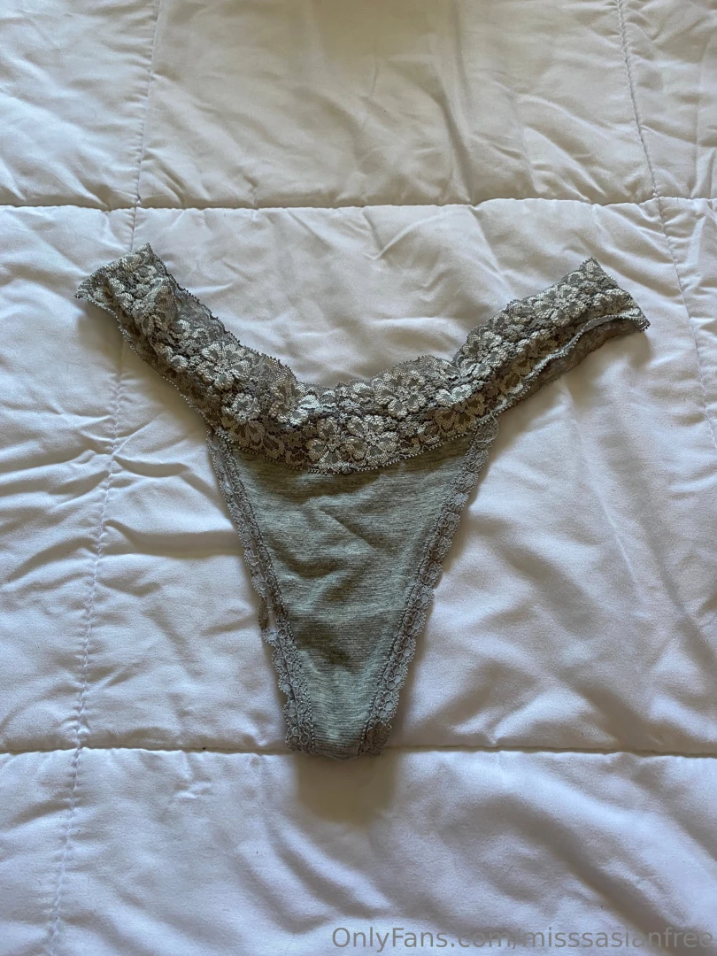 Want to buy my underwear bras socks pubes or various items clothing 