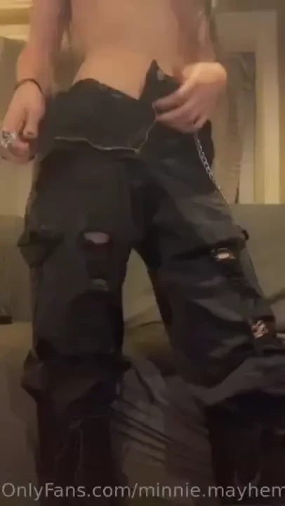 Ladies if they don t treat you right my lap is open and i ll take you 