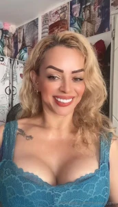 Looking this cute should be a crime wanna be my partner in it dm me