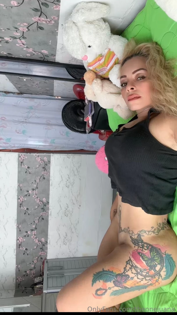 I need a little help removing my top dm me if you think you can handle 