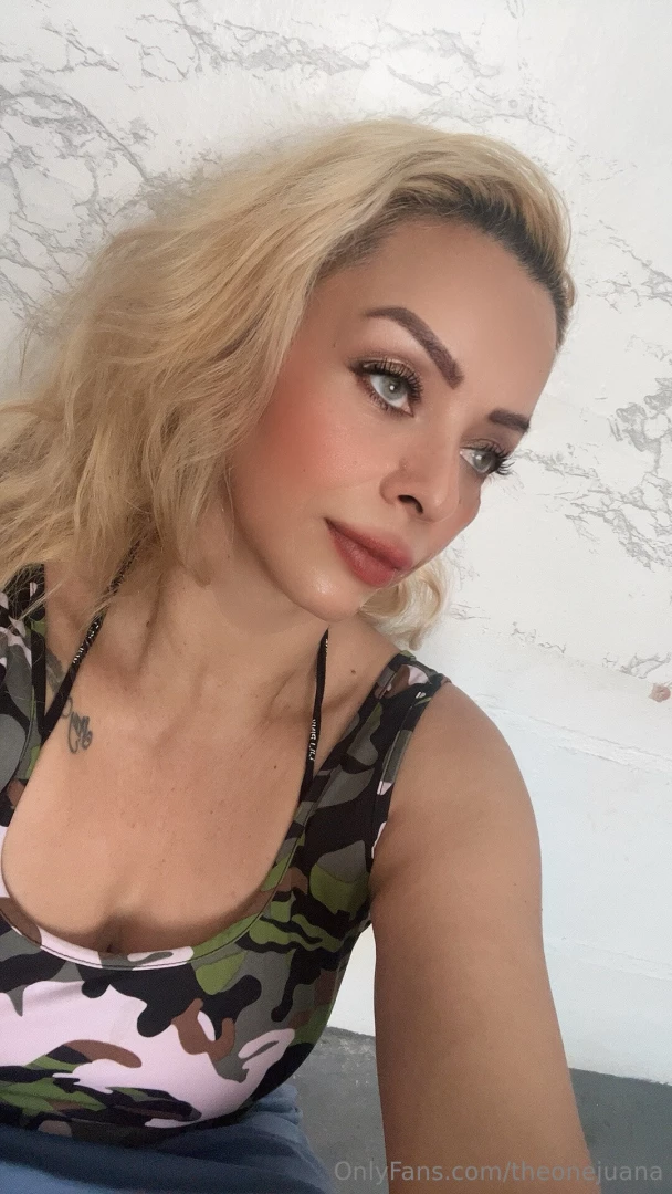 Looking innocent dm me if you wanna find out 