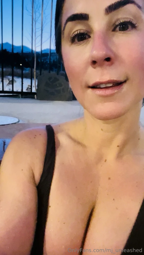 Would you hot tub with me 