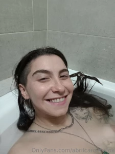 I also like to play in the bathtub you like it too part 2