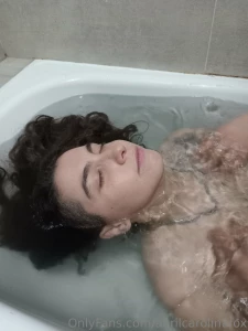 I also like to play in the bathtub you like it too part 3