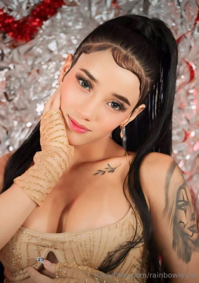 Zoeruizz take a good look at this sexy body wanna see a little more part 13 