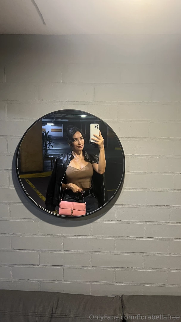 Your favorite distraction is here come play with me 