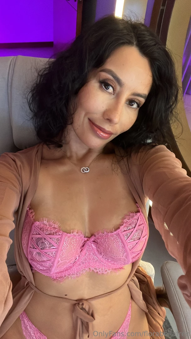 Tell me who is your favorite latina girl and why am i 