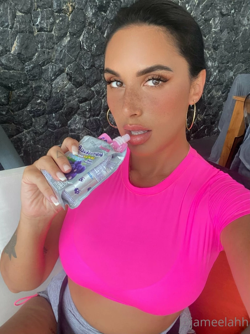 Sippin on something sweet and feeling cute in pink 