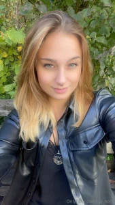 Hey na du ich bin drau en spazieren bei den sch nen wetter muss man