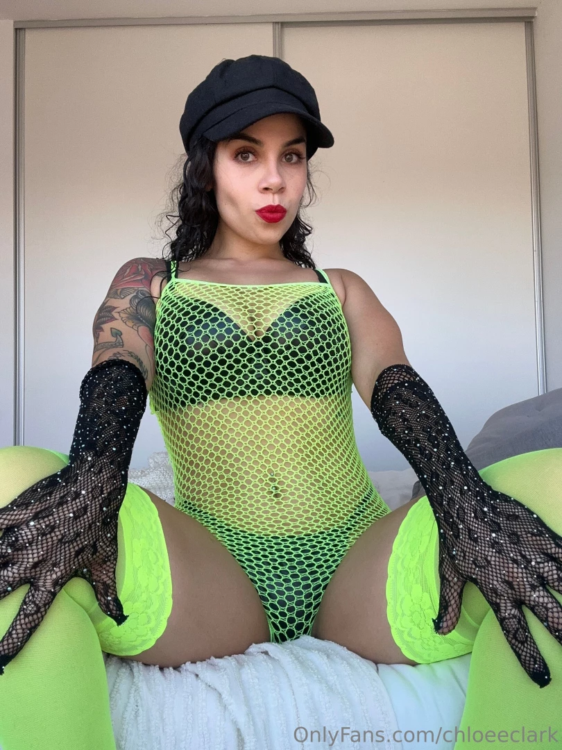 Hi i miss you i ll wait for you in your dm 