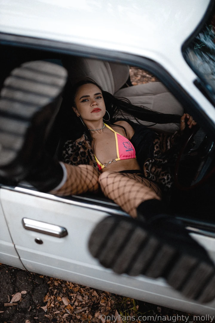 I can t stop thinking about this photo shoot isn t it too sexy 