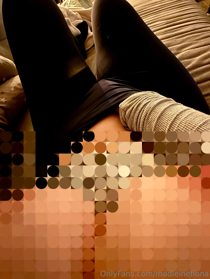 Neulich abend war ich horny auf der couch und habe mir noch zwei part 1 