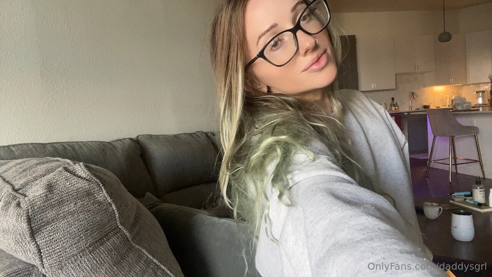 Just a nakey girl i m loving have my apartment back i can be naked 