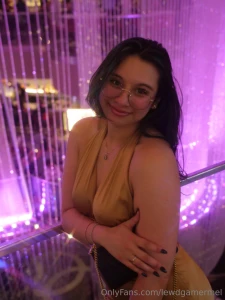 Vegas pics incoming w a lot of sexy dresses in public lmk if you re