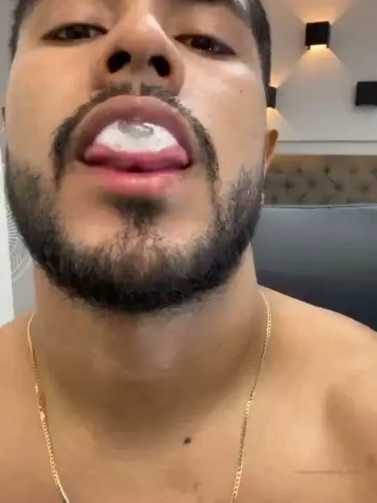 I m a saliva fetishist 