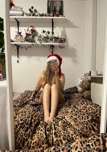Merry christmas you guys since its christmas im gonna pick 10 of those part 1