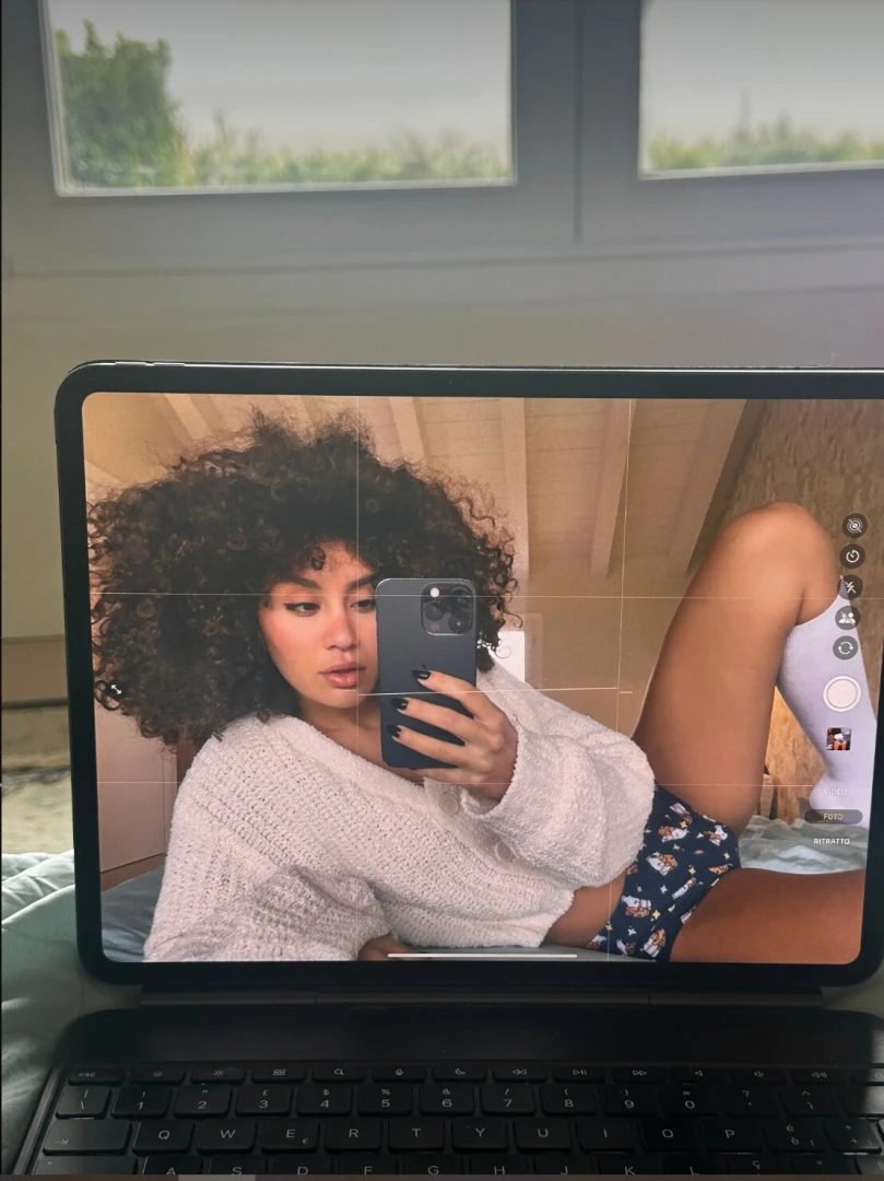 Vuoi vincere una videocall privata con me devi solo tippare 5 qui sul 