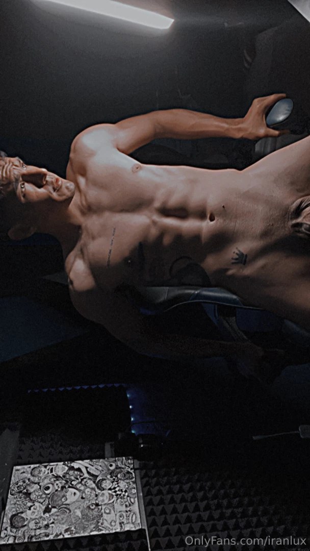 Para los que me preguntan que si me la jalo viendo mi propio porno me part 2 