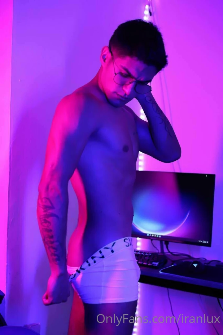 Desnudos amp gaming en una sola sesi n que mas les gustaria ver mis part 8 