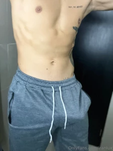 Adivinen a quien le est doliendo el pito de tanto coger