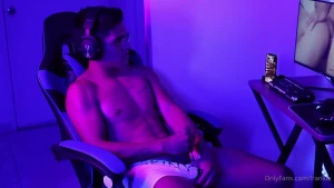 Ganar me pone caliente qu me arias si me ves haci ndome una chaqueta