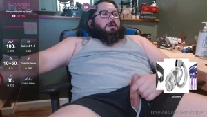 Lovense fun with a fan on the livestream