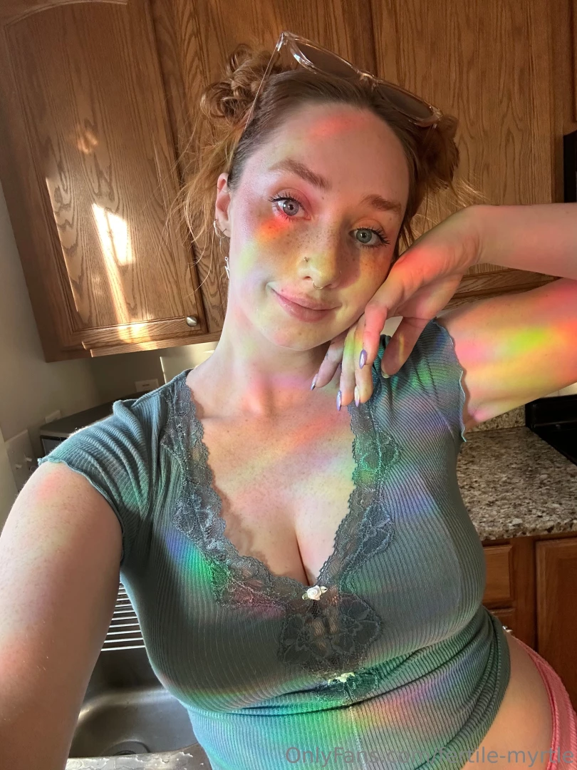 Ill be your cosmic rainbow girl 