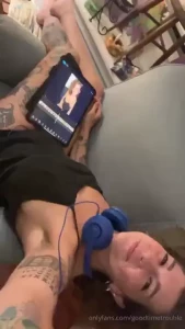 Late night early morning who can tell