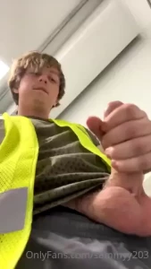 Who wants to see a full video of me jerking off and cumming in the part 1