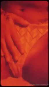 Tip 5 for this full video in your dm my pussy has never looked so
