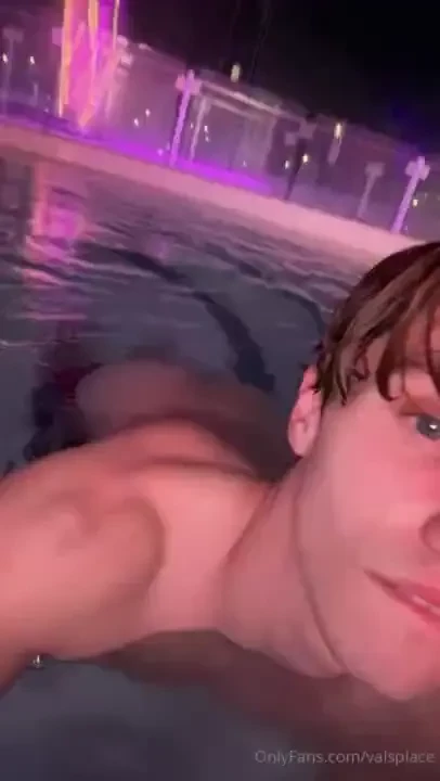 We could secretly fuck in here the hot tub is big enough for more then 