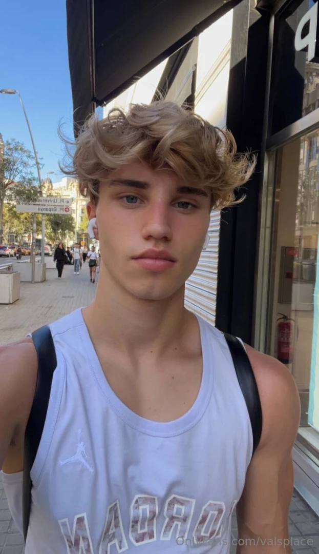 Walking around the city streets always recharges me what is your 