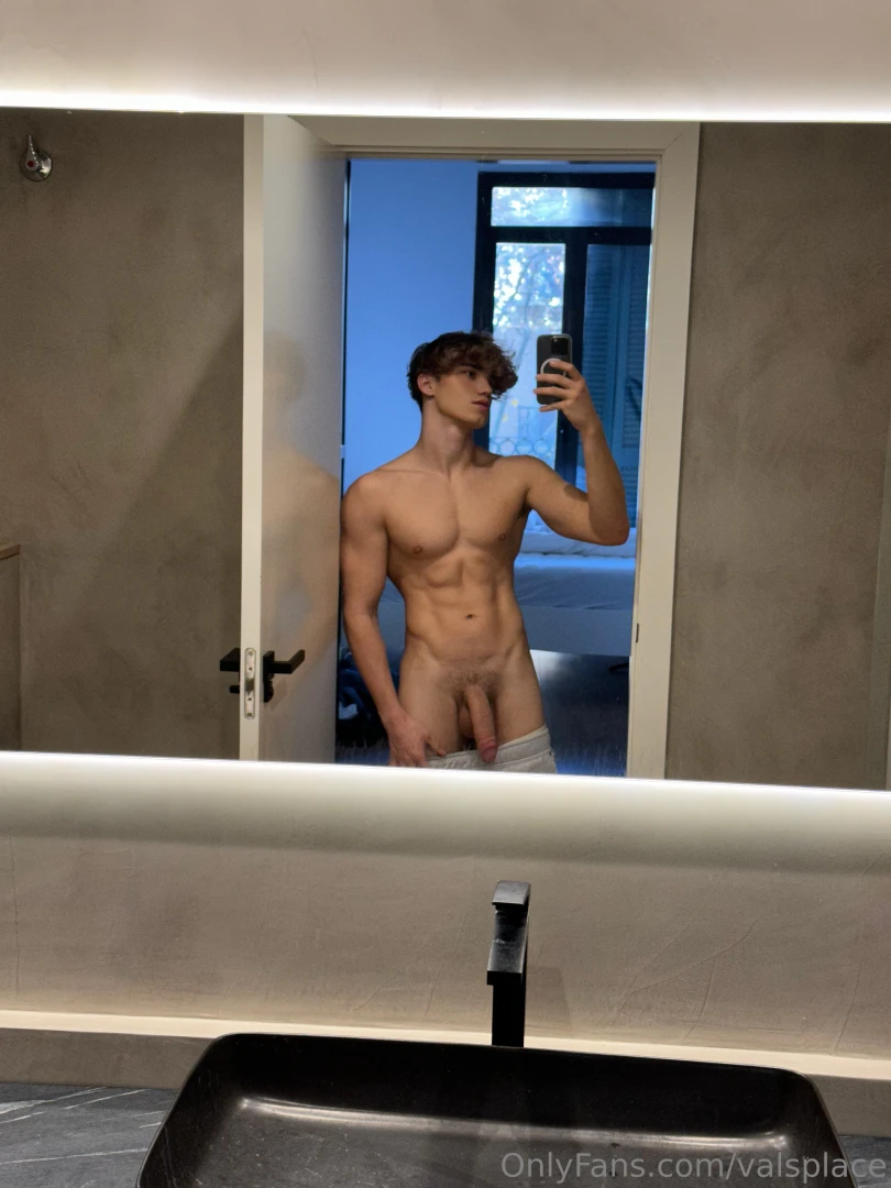 Do you feel any tension looking at this photo 