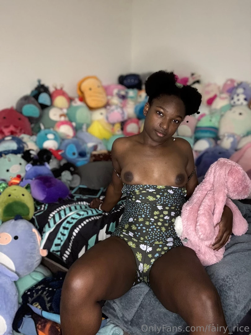 Organized all my stuffies and had to do a little photoshoot bc i felt part 5 
