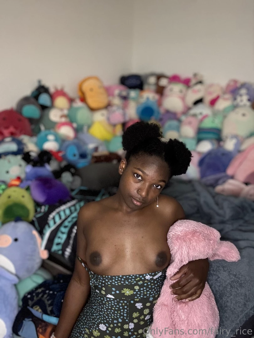 Organized all my stuffies and had to do a little photoshoot bc i felt part 16 