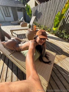 Hey sexyyy tip me 5 and i will send you something special at your pm