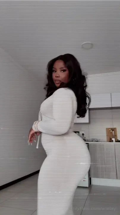 Fuck it i m going live tomorrow tuesday at 8pm cat should i wear this 