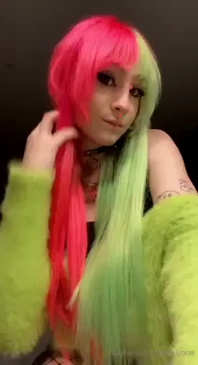 I just wanna makeout w someone rn 3 