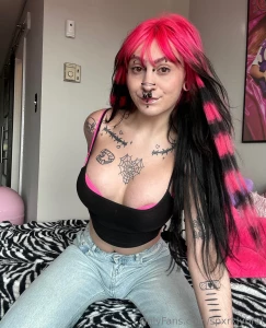 Its my birthday make sure to tip me xoxo lt 3