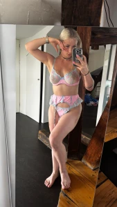 J ai re u ma nouvelle lingerie vous en pensez quoi