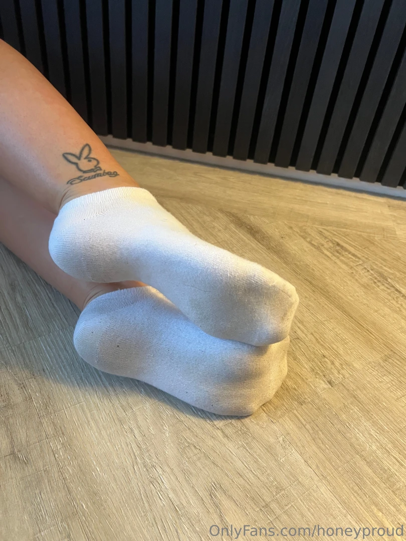 If you wanna buy my dirty worn items go to my new page https sofiagray 