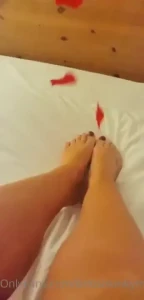Suck on my toes and massage my feet