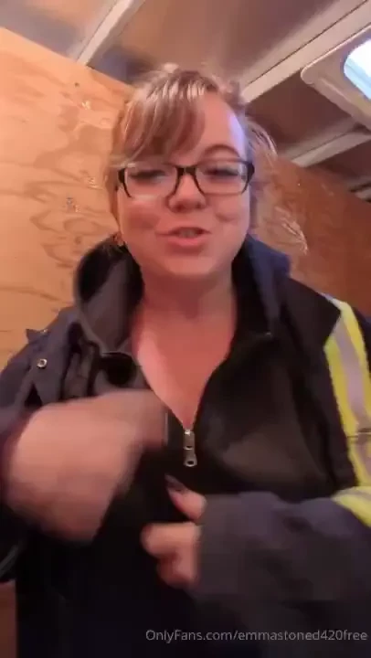 Good morning anyone want a sale on my paid page emmastoned420 dm me 