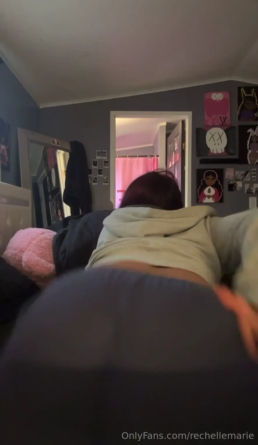 Mus wanna bite it or sum 