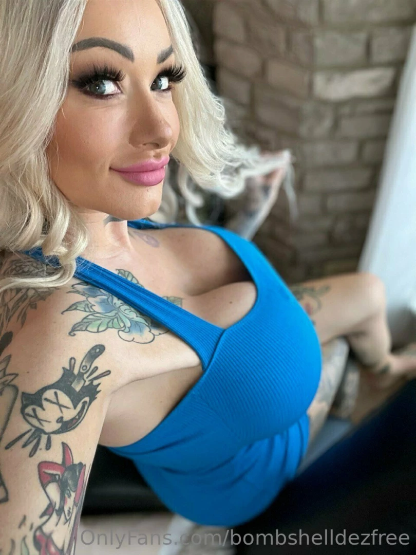 bombshelldezfree - Sexy bimbo fuck toy at your service vip bombshelldez part 1 