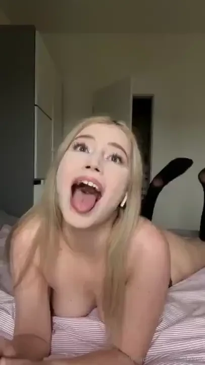 Tak tady posilam ukazku z videjka kde hezky prosim at se mi vystrikas 