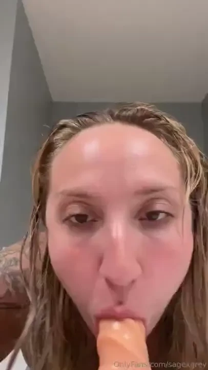 I love it when i get to suck your dick 